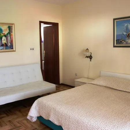 Iva Apartmán